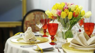 Table cooking decoration flowers crockery 4k wallpaper