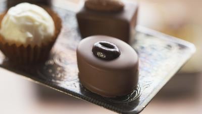 Tray silver candy chocolate sweets 4k wallpaper