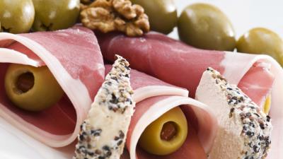 Bacon olives nuts sweets unusual 4k wallpaper