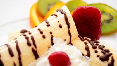 Banana strawberry chocolate kiwi 4k wallpaper