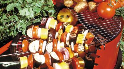 Barbecue grill meat heat vegetables potatoes tomatoes 4k wallpaper
