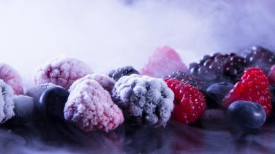 Berries raspberries blueberries blackberries frozen vapor 4k wallpaper