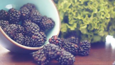 Blackberries berries bowl 4k wallpaper