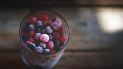 Blueberries raspberries berries frozen 4k wallpaper