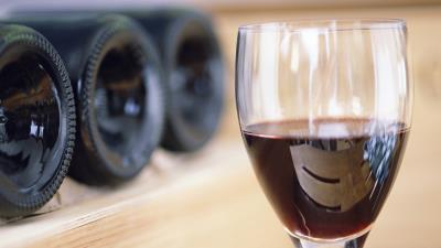 Bottles glass wine 4k wallpaper