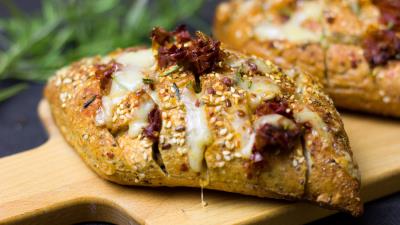 Bread cheese sesame bun baked 4k wallpaper