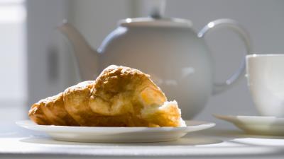 Breakfast croissant teapot cup 4k wallpaper