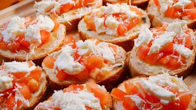 Bruschetta tomatoes mozzarella baguette 4k wallpaper