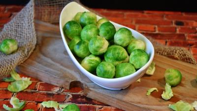 Brussels sprouts vegetable dish 4k wallpaper