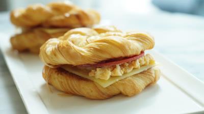 Bun pastries meat cheese 4k wallpaper