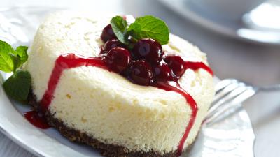 Cake cheesecake berries cherries jam sweet dessert 4k wallpaper