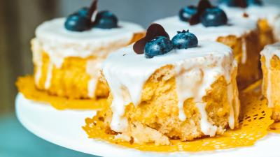 Cake glaze blueberries baked 4k wallpaper