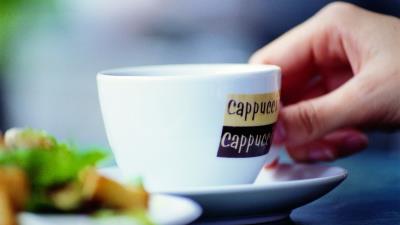 Cappuccino hand cup 4k wallpaper