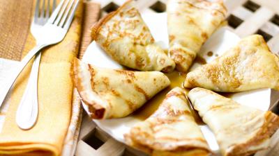 Carnival food pancakes crepes fork 4k wallpaper