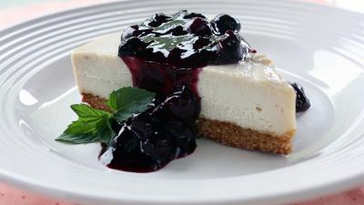 Cheesecake sweet dessert jam currant 4k wallpaper