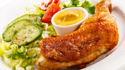 Chicken leg mustard lettuce close up 4k wallpaper