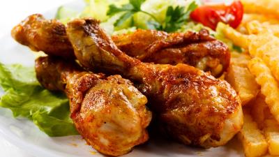 Chicken legs close up three plate 4k wallpaper