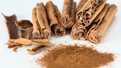 Cinnamon sticks ground 4k wallpaper