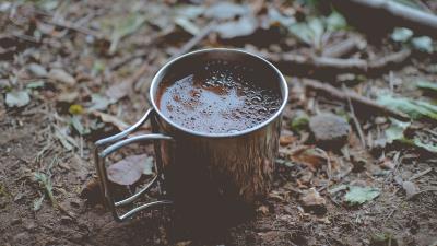 Coffee mug foam foliage 4k wallpaper