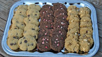 Cookies dessert tray 4k wallpaper