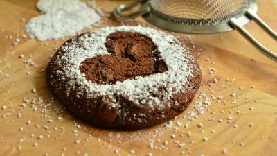 Cookies pastries sieve 4k wallpaper