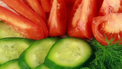 Cucumbers tomatoes plate dill 4k wallpaper