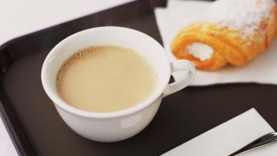 Cup coffee milk bagel breakfast tray spoon 4k wallpaper