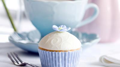 Cupcake cake fork dessert 4k wallpaper