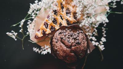 Cupcake muffin pastry dessert 4k wallpaper