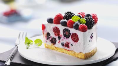 Dessert cake cake raspberries sweet fruit blueberry 4k wallpaper