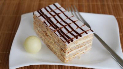 Dessert cake cream plate fork 4k wallpaper