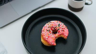 Donut laptop cup 4k wallpaper