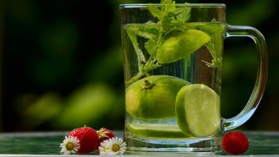 Drink glass lime raspberry melissa 4k wallpaper