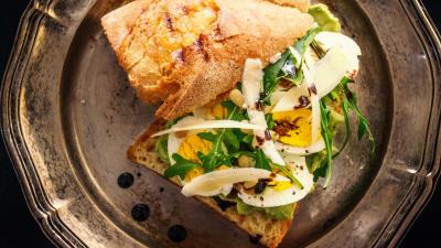 Eggs arugula bun cheese 4k wallpaper