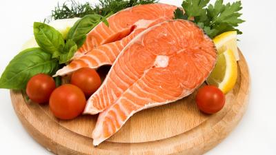 Fish steak meat vegetables board 4k wallpaper