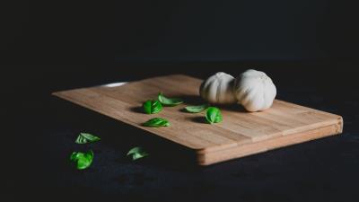 Garlic basil cutting board vegetables 4k wallpaper