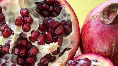 Garnet berries fruit fresh 4k wallpaper