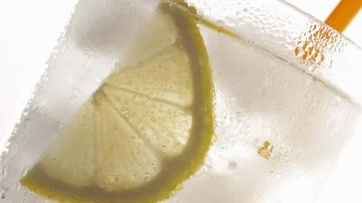 Glass close up white background 4k wallpaper