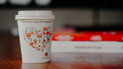 Glass inscription coffee 4k wallpaper