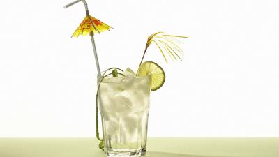 Glass lemon white ice water 4k wallpaper