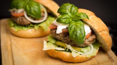 Hamburger meat vegetables bun fast food 4k wallpaper