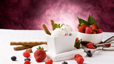 Ice cream tubules berry strawberry raspberry sweet girl 4k wallpaper