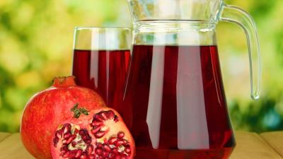Juice pomegranate drink carafe 4k wallpaper