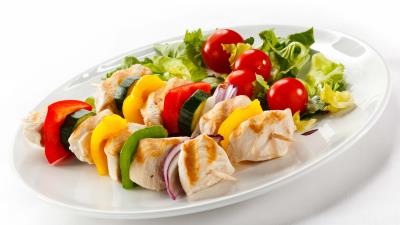 Kebab salad vegetables plate 4k wallpaper