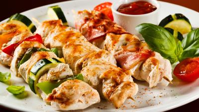 Kebabs plate close up ketchup 4k wallpaper