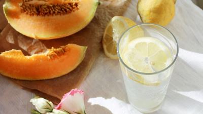 Lemonade glass flowers 4k wallpaper