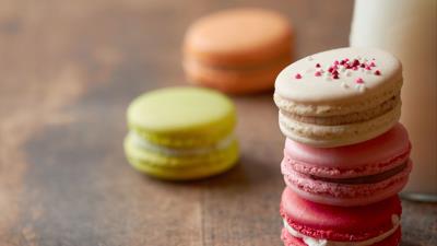 Macaron dessert cake 4k wallpaper