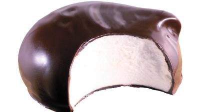 Marshmallows chocolate white background cut 4k wallpaper