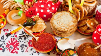 Maslenitsa pancakes pastries dishes russia 4k wallpaper