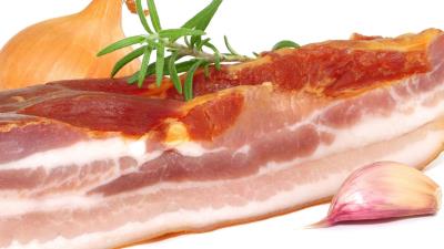 Meat bacon garlic white background 4k wallpaper